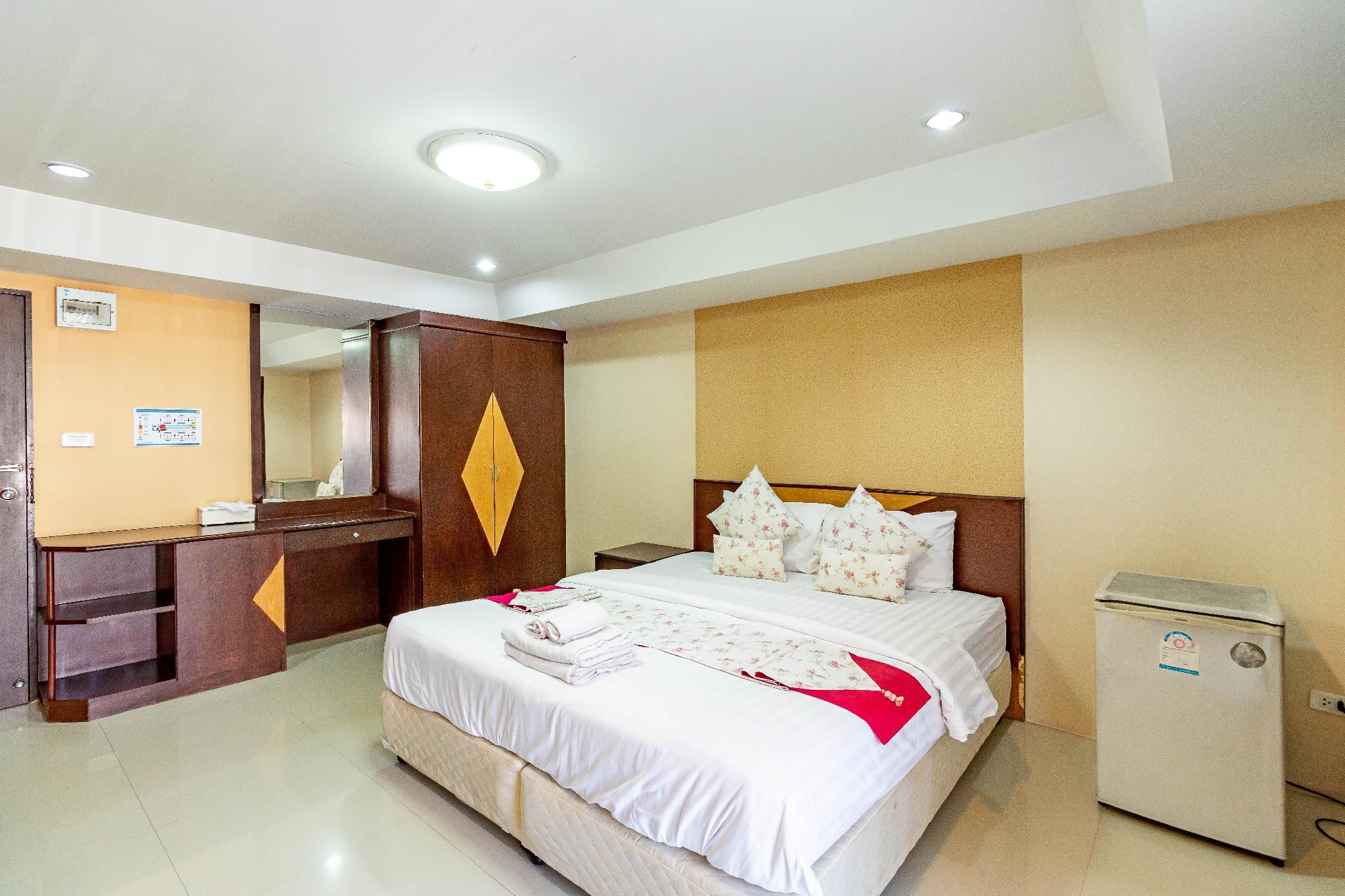 Grannylla Charoenkrung Banguecoque Exterior foto
