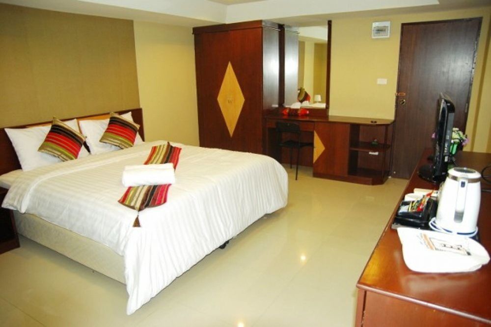 Grannylla Charoenkrung Banguecoque Exterior foto