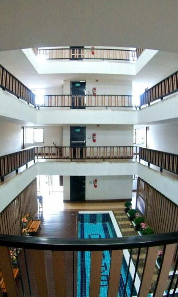 Grannylla Charoenkrung Banguecoque Exterior foto